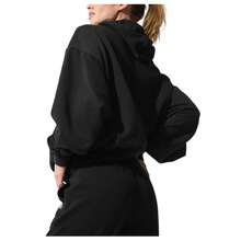 Alo Yoga Women's Accolade Hoodie | Premium Heavyweight French Terry Fleece Sweatshirt | Luxury Soft Oversized Hooded Pullover | Classic Athletic Streetwear Essential | Urban Fashion Loose Fit Casual Lounge Wear With Signature Chrome Logo - Black - View 2