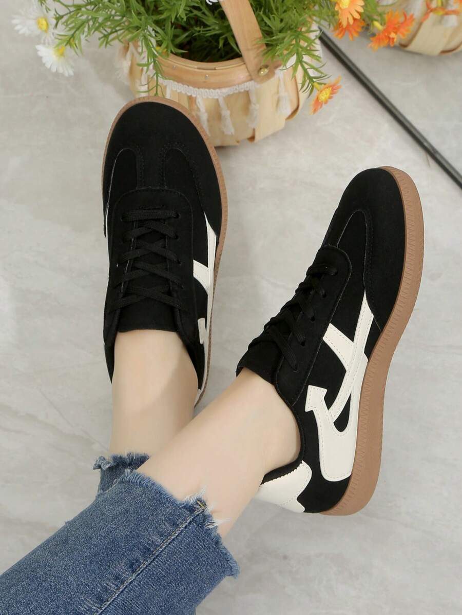 Women's Casual Sneakers, Flat Comfortable Lightweight Fitness Walking Shoes - Black - View 1