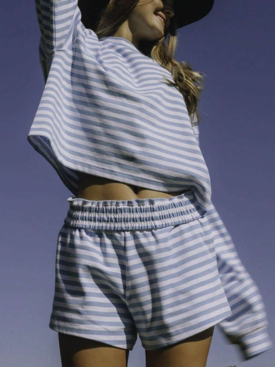 Women Y2K Striped 2 Piece Loungewear Set Oversized Long Sleeve Crop Top High Waisted Shorts Cozy Casual Pajama Set For Lounge, Sleep Weekend Outfits Back To School Outfits - 天藍 - 查看 1