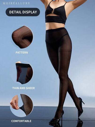 A Pair Of Women's Silk Stockings Featuring A Chic Peacock Pattern. Fashionable, Sexy And Elegant, They Are Suitable For Various Occasions In Daily Life.