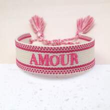 1条手工刺绣法式“AMOUR”创意编织复古风格手链，适合情侣佩戴，节日礼物，祝福手环 - 玫紅色 - 查看 3