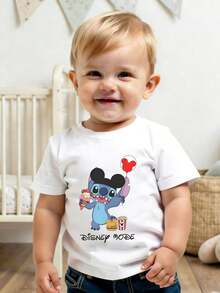 This Casual And Simple Crew-Neck Short-Sleeved T-Shirt Features A Disney Winnie The Pooh Design Hanging From A Mickey Mouse Ear-Shaped Balloon, And Is Designed For Both Baby Boys And Girls, Making It Ideal For Summer Wear. - 白色 - 查看 1