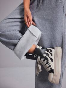 侧边金属孔眼设计性感女裤，适合校园和街头穿着 - 灰色 - 查看 6