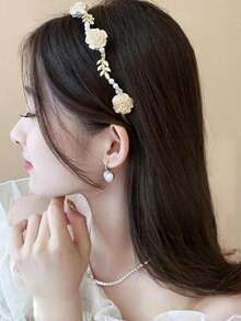 1 pièce Serre-tête vintage en alliage avec rose et fausse perle, design unique de haute qualité. Clip à cheveux avec fleur de rose séchée et fausse perle, bandeau pour femmes, accessoire de mariée - Blanc - Voir 3