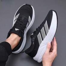 Adidas 阿迪達斯男鞋秋冬季全新厚底緩震防滑耐磨休閒運動跑步鞋 - 黑色/白色 - 查看 3