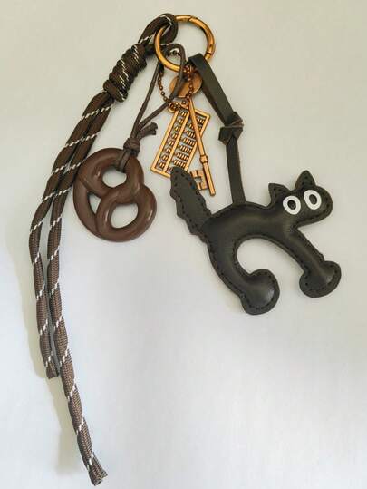 1pc Metal Cute "I Love Dachshund & Bulldog" Keychain, Car Key Chain, Pet Dog Heart Tag, Gift For Men, Metal Pendant, Gift For Best Friend, Halloween, Valentine's Day, Car Accessories, Bag Charm, Vintage/Y2K Style