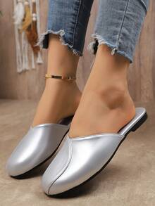 2026 Spring/Summer New Women Round Toe Flat Silver Sandals, Fashionable Elegant Soft Bottom Comfortable Closed Toe Summer Shoes - Silver - View 6