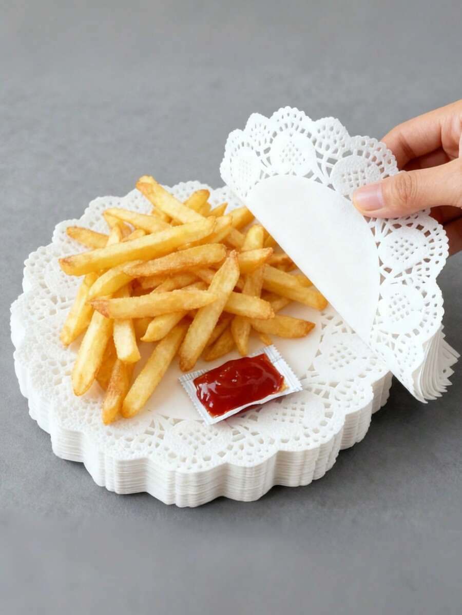 100/300片蕾丝吸油纸 - 吸油,适用于烹饪和烘焙,可用于披萨、蛋糕、咖啡、甜点和油炸食品,优雅的餐桌装饰,精致的婚礼、派对、生日和餐具食品装饰 - 查看 1