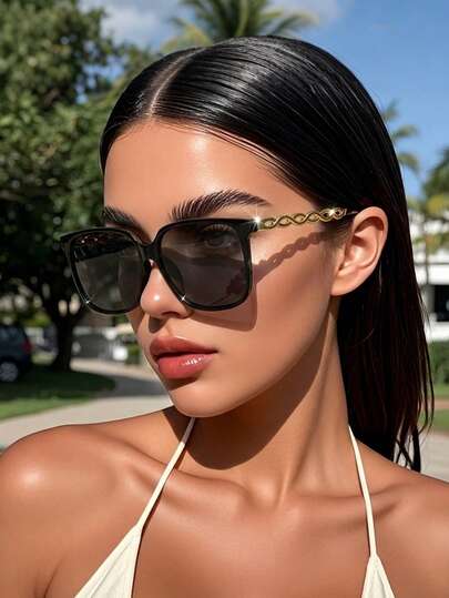 1 par fyrkantiga modeglasögon för kvinnor med kedjedekor på skalmarna, trendigt tillbehör för gatustil, semester, utomhuskläder