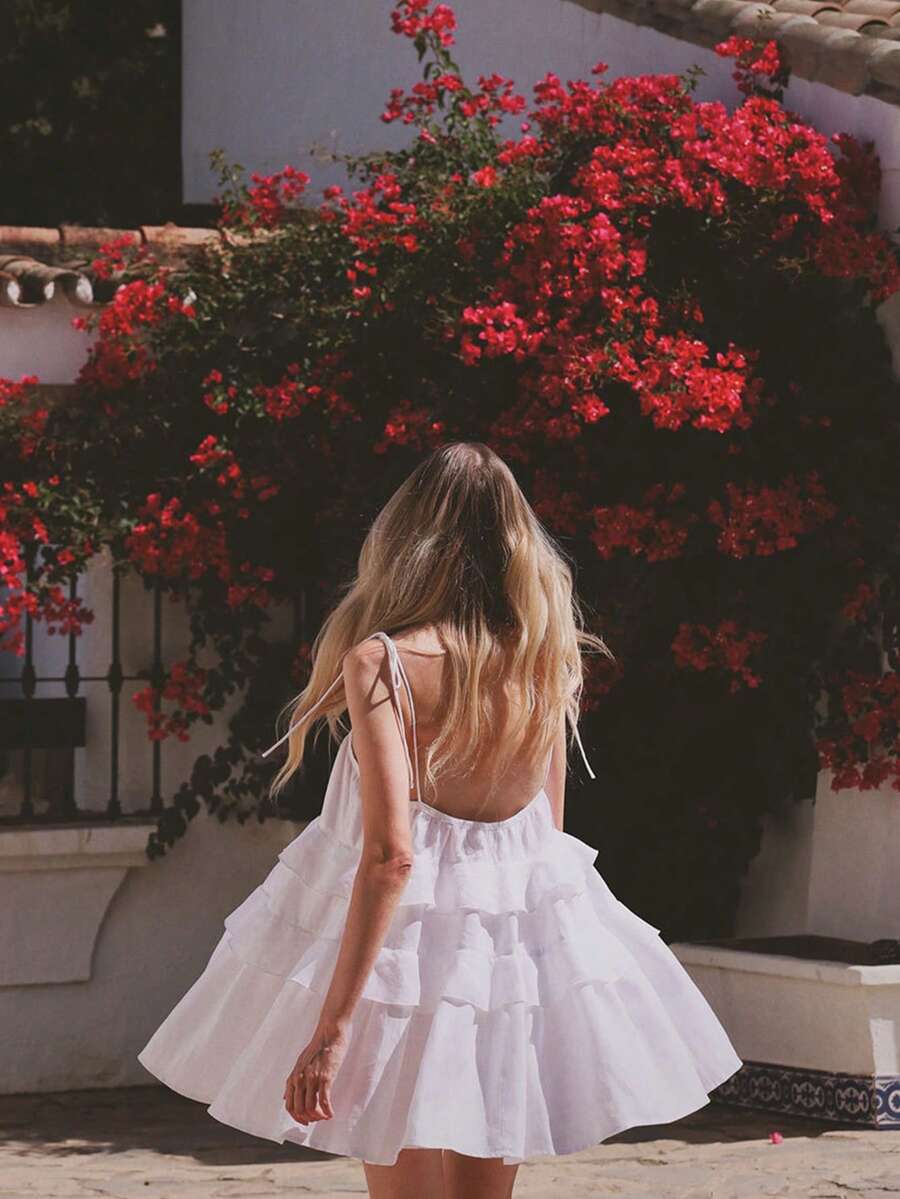 Damen Sommer halb-transparentes quadratisches Ausschnitt Urlaubs-Stil sexy Rüschen-Saum Spaghettiträger Kuchen Kleid, rückenfreies ärmelloses locker sitzendes Mini-Kleid, Sommer Outfits, Konzert Outfit für Frauen, Rave Outfits Festival, Urlaubs Outfits für Frauen Party Elegant Weiß - Weiss - Übersicht 1