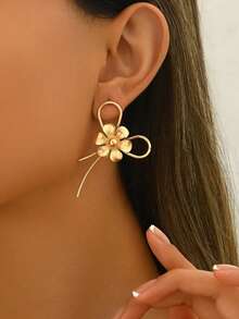 1对女士经典简约金属金色镂空几何线条蝴蝶或多款式夸张耳环，日常佩戴饰品，派对饰品 - 金黃色 - 查看 3