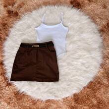 Conjunto Feminino Body Canelado  de alças finas + Saia em Veludo Cotelê com Cinto de brinde - Marrom - Visão 4