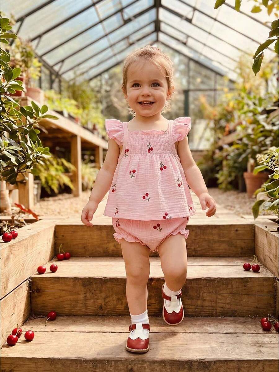 Conjunto de 2 Piezas para Niña Pequeña, Top con Cuello Cuadrado, Mangas Volantes y Estampado de Cerezas + Shorts - Rosa - Ver 1