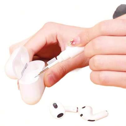 Bàn chải vệ sinh tai nghe Bluetooth 3 trong 1 cầm tay, thích hợp cho văn phòng, tai nghe Bluetooth, điện thoại, máy tính. Thiết kế hai đầu giúp sử dụng linh hoạt, loại bỏ bụi bẩn trên bề mặt. Món quà lý tưởng cho học sinh, phụ nữ, mẹ, bạn bè, người yêu. Hoàn hảo cho sinh nhật, đám cưới, kỷ niệm, ngày Valentine, Lễ Tạ ơn và những món quà bất ngờ năm mới.