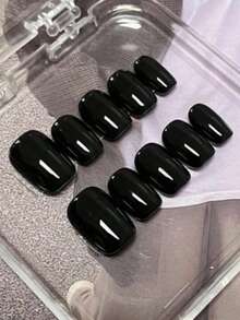 10片装短款方形和圆形哑光黑色可重复使用美甲贴片，手工简约设计，高光泽表面，通勤、派对和日常佩戴皆宜，四季皆可使用。 - 黑色 - 查看 2