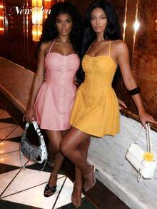 女士优雅粉色迷你连衣裙，柔软弹力面料，无肩带褶皱前襟纽扣喇叭裙摆连衣裙，甜美时尚派对装扮，女士优雅派对礼服，粉色喇叭迷你连衣裙，休闲外出连衣裙 - 粉色 - 查看 3