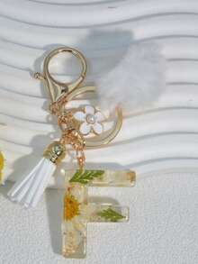 1pc White Daisy Dried Flower Letter Keychain, Embossed Tassel Pom Pom White Pearl Flower Keyring Gift - White - View 18