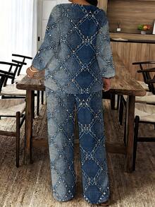 Plus Size V-Neck Half Sleeve Top & Wide Leg Pants Two-Piece Set For Mature Women, Denim Blue Rivet Grid Print, Loose Breathable Outfit, Comfortable Versatile Wear For Spring/Summer Travel & Home - 彩色 - 查看 3