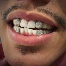 THATBOY Satu set berisi 4 Grillz bergaya Hip Hop yang terbuat dari tembaga dengan inlay zirkonia sintetis, aksesori berkilau untuk perhiasan. Hadiah untuk artis rap dan hip hop, cocok untuk pria dan wanita. - MultiWarna - View 6