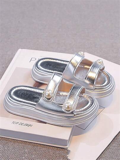 1 Pair Silver Color Rhinestone Decorated Baby/Toddler Girls' Fashion Slip-On Sandals, Soft PU Material Round Toe, Comfortable Casual Beach Slippers Suitable For 3-15 Years Old Girls, Summer New Arrival