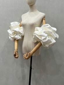 1 chiếc vòng tay cô dâu bằng satin xếp ly hình cánh hoa, màu đỏ. - Nhiều màu - Xem 5