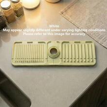 Protège-éclaboussures en silicone pour évier, design incliné pour l'écoulement de l'eau, grand tapis de base antidérapant pour robinet, plateau d'égouttage facile à nettoyer, convient pour l'évier de cuisine, le meuble de salle de bain, la buanderie, le camping-car, accessoire pratique pour la maison et la décoration de salle de bain - Multicolore - Voir 7