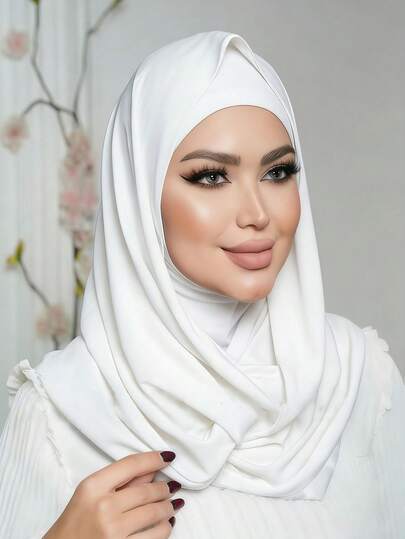 1 pièce Hijab instantané minimaliste polyvalent de couleur unie pour femmes, style pull-over pour un port rapide et facile. Couleur unie, minimaliste, décontracté, élégant, classique et polyvalent. Foulard en mousseline intégré, tissu en mousseline douce, matériau confortable et respirant, convient pour un port quotidien