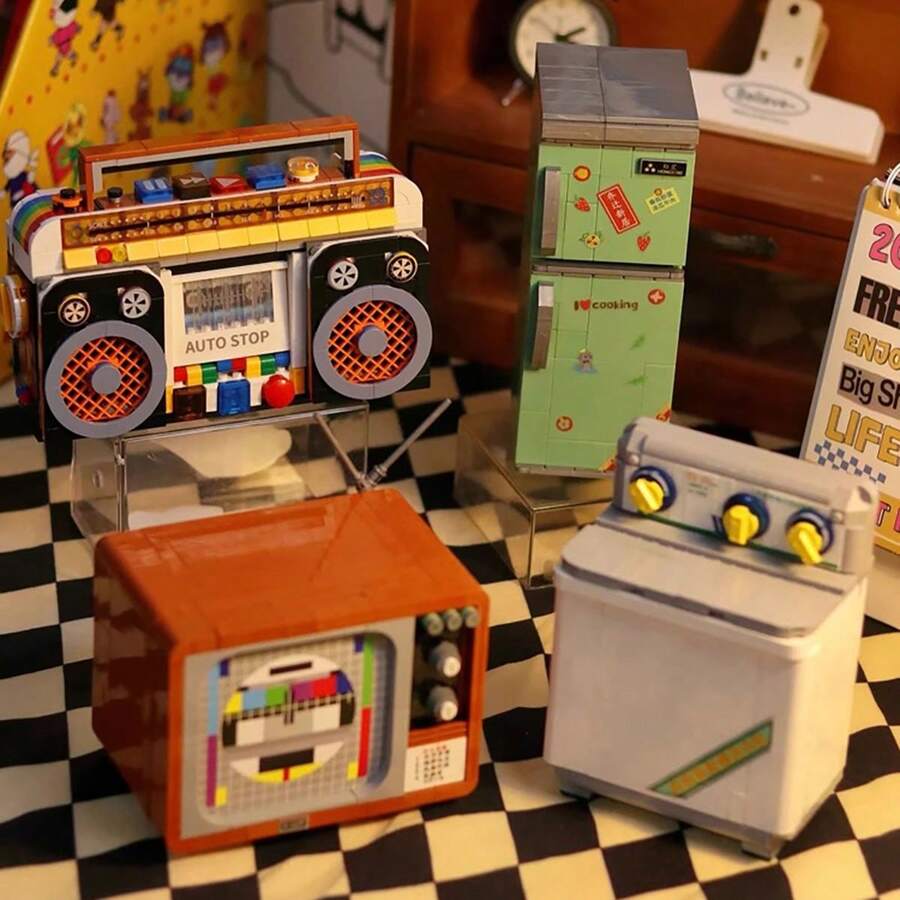 Retro Classic Home Appliances Building Blocks Set, Retro Radio TV Washing Machine Building Toy, Radio Model Collectible Building Toy Set, DIY Construction Building Model Kit, Creative Gift Halloween, Birthday, Christmas, Thanksgiving, 500+ PCS