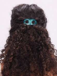 2个装磁性发夹，个性化磁性智能发夹。可作半扎发夹、高冠发夹、侧发夹、后脑勺发夹使用。时尚磁性发饰。适合各种场合，单手即可轻松佩戴，便携可拆卸，方便收纳于包中。精致小巧，可搭配西装、连帽衫和连衣裙。也适合发量较多的人士，是馈赠亲友的理想之选。夏季沙滩度假必备发夹 - 彩色 - 查看 3