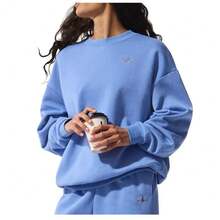 Alo Yoga Women's Accolade Crew Neck Sweatshirt | Premium Heavyweight French Terry Fleece Pullover | Luxury Soft Oversized Gym Sweater | Classic Athletic Streetwear Jumper | Urban Fashion Loose Fit Casual Lounge Wear With Iconic Chrome Logo - Crystal Clear Blue - View 5
