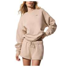 Alo Yoga Women's Accolade Crew Neck Sweatshirt | Premium Heavyweight French Terry Fleece Pullover | Luxury Soft Oversized Gym Sweater | Classic Athletic Streetwear Jumper | Urban Fashion Loose Fit Casual Lounge Wear With Iconic Chrome Logo - Macadamia - View 4