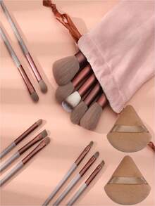 15件套化妆刷套装，包含2个黑色三角化妆海绵，柔软亲肤；另含13支化妆刷，分别用于腮红、唇釉、眉笔、唇彩、遮瑕、眼影、高光、修容、粉底、妆前乳、品牌化妆品、散粉、定妆喷雾、眼影、腮红等。适合韩式妆容，是送给女性和女孩的理想礼物。 - 紫紅色 - 查看 14