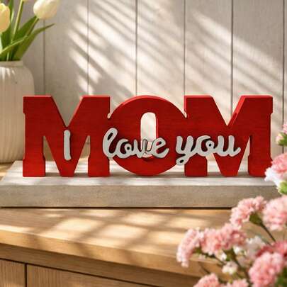 1 chiếc chữ trang trí để bàn màu đỏ "MOM I Love You" (Mẹ yêu con), kiểu dáng lãng mạn, hình trái tim, chi tiết tình yêu, vật trang trí hiện đại thể hiện lòng biết ơn gia đình, thích hợp cho phòng khách, phòng ngủ, văn phòng, bàn làm việc, kệ sách, quà tặng cho mẹ trong các bữa tiệc hoặc lễ kỷ niệm.