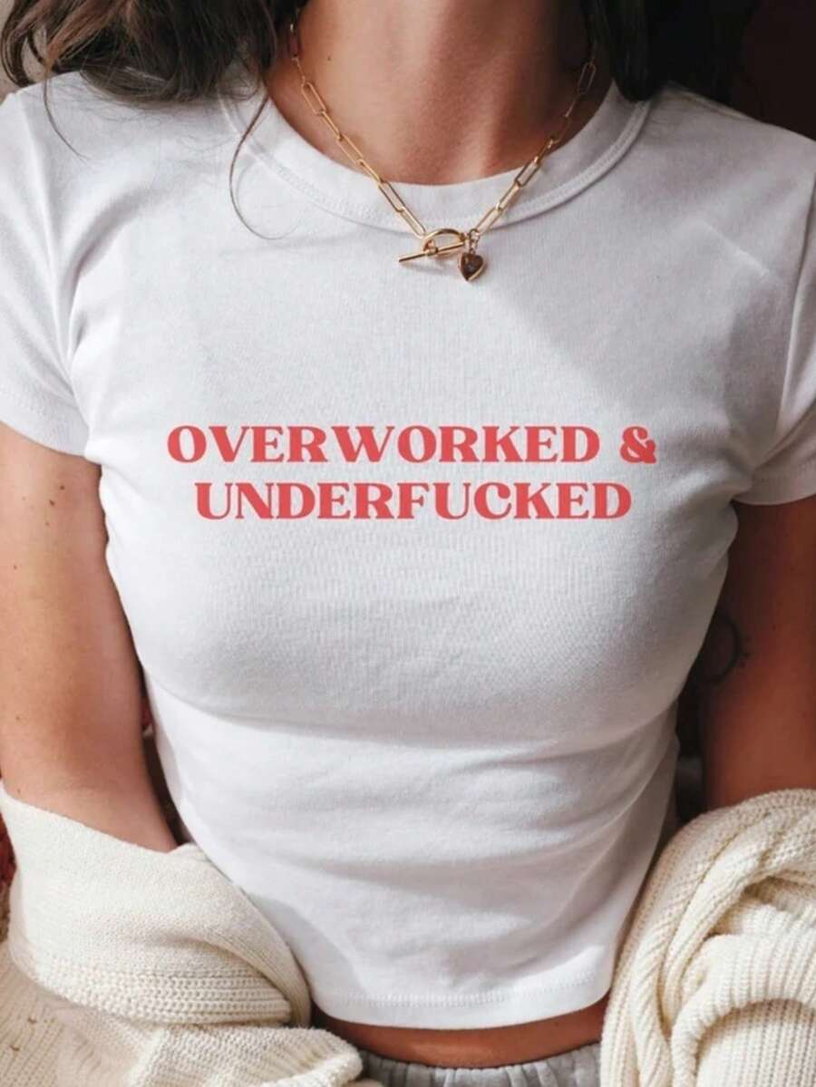 Overworked & Underfucked Unisex Heavy Cotton Tee Y2K Iconic Funny It Girl Meme Phrase Shirt Sassy Sarcasm Gift Unhinged Chaotic Viral Quote - 白色 - 查看 1