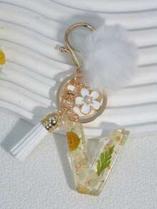 1pc White Daisy Dried Flower Letter Keychain, Embossed Tassel Pom Pom White Pearl Flower Keyring Gift - White - View 33