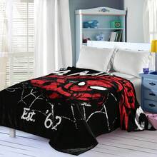 Marvel 这款漫威蜘蛛侠主题法兰绒毯采用黑、白、灰三色蜘蛛网隧道设计，突显了蜘蛛侠在危险环境中的动态身手。它触感温暖柔软，可用作沙发毯、午睡毯或装饰性床上用品。 - 黑色 - 查看 4