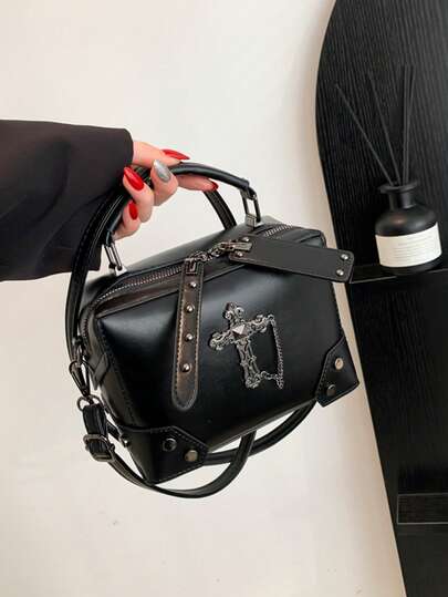 1个黑色十字架装饰朋克摇滚摩托车风格手提包，时尚铆钉细节肩背/斜挎化妆包，女士适用，适合日常使用和约会礼物