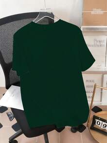 Conjunto deportivo casual para hombres con diseño de "Cuadros degradados simples con letras PARIS" - Hecho de tela de punto de poliéster, cuello redondo, pantalones cortos con cordón, detalles de bolsillo, ajuste regular, adecuado para tallas grandes - Verde Oscuro - Ver 3