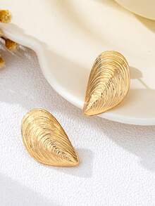 1 Paar modische, minimalistische, zarte goldfarbene strukturierte Muschel-Ohrstecker, Ozean-Stil Accessoire für Frauen, geeignet für den täglichen Gebrauch, Urlaub, Party - Gold - Übersicht 2