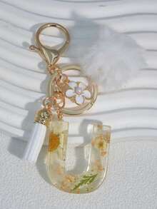 1pc White Daisy Dried Flower Letter Keychain, Embossed Tassel Pom Pom White Pearl Flower Keyring Gift - White - View 27