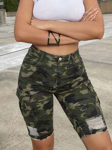 Women Camouflage Multi-Pocket Slim Fit Straight Leg Denim Bermuda Shorts - Army Green - View 2