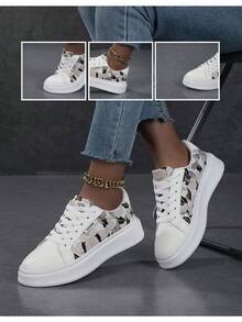 2026新款女士系带休闲运动鞋，白色运动鞋，滑板鞋，轻便街头滑板鞋 - 黑與白 - 查看 7