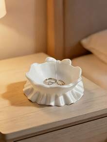 1个褶边蝴蝶结首饰托盘，白色塑料收纳托盘，适用于家庭、书桌、办公室、主题派对、圣诞节、感恩节、情人节、复活节、节日和生日礼物 - 白色 - 查看 5