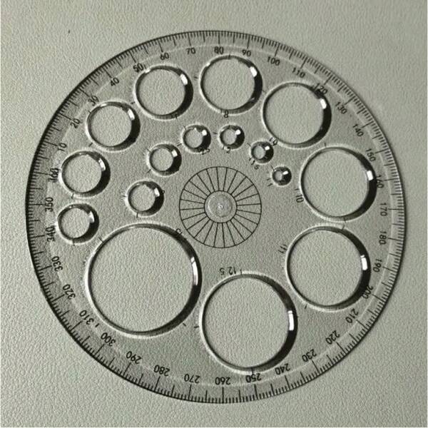 1 pieza Transportador de círculo completo, regla de plantilla circular de medición colorida, plantilla transparente azul, esencial para proyectos hechos a mano, rotación de 360 grados - con círculos y grados, utilizado para dibujo, acolchado, oficina y útiles escolares. Edición especial de transportador de círculo completo, regla de plantilla circular de medición colorida, diámetro de 4,55 pulgadas, adecuado para proyectos hechos a mano, costura y proyectos de diseño, artesanía esencial | Plástico duradero, regla de costura