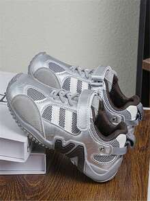 2026 Zapatos deportivos transpirables de malla para niños en primavera, zapatos para correr antideslizantes para niños y niñas, zapatillas de suela blanda - Plateado - Ver 6