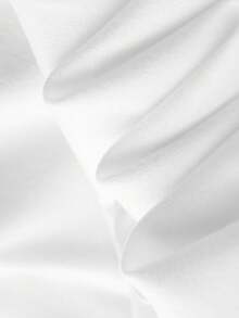 Chiếc áo thun ngắn tay này có thiết kế hình đầu sói độc đáo, kết hợp với áo cổ tròn màu be kiểu dáng thường ngày. - trắng - Xem 6