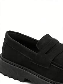 Salkin Giày lười nam thiết kế tối giản, giày casual tiện dụng, đế dày, chất liệu da lộn, màu trơn mềm mại. Sang trọng với giá cả phải chăng cho cuộc sống hiện đại. Giày công sở mũi tròn mềm mại, thoải mái, đế cao su thanh lịch, thích hợp cho các cặp đôi, đi chơi, công viên, tiệc tùng, đám cưới, kỳ nghỉ. Khuyến nghị nên chọn lớn hơn một size. - màu đen - Xem 4