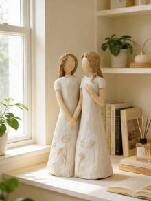Elegante scultura in resina di sorelle, decorazione fatta a mano che rappresenta il legame emotivo, stile francese crema per la decorazione della casa, regalo di compleanno per le sorelle, memoriale per amiche strette, scultura d'arte raffinata per il soggiorno, la camera da letto o il tavolo da toeletta, decorazione interna a tema dell'amore familiare - A - Visualizzare 2