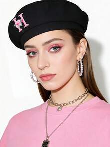 1 chiếc mũ beret nữ màu trơn, trang trí 26 chữ cái bằng ngọc trai, mũ thời trang thường ngày thanh lịch kiểu retro có thể điều chỉnh, quà tặng phong cách đường phố tối giản - màu đen - Xem 2