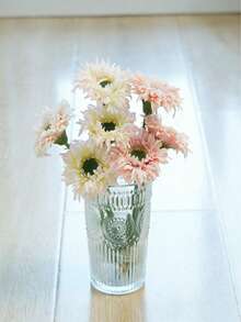 4 PIEZAS La flor artificial Gerbera es flexible y resistente al color, hecha de tela de seda, lo que la convierte en una opción ideal para paredes de flores DIY y decoraciones de escena. Estilo minimalista moderno, múltiples colores para elegir, cabezas de flores redondas - perfectas para jarrones de sala de estar y dormitorio, bodas, fiestas, decoración del hogar, decoración de escritorio y decoración de habitaciones festivas, decoración de primavera. - Multicolor - Ver 7